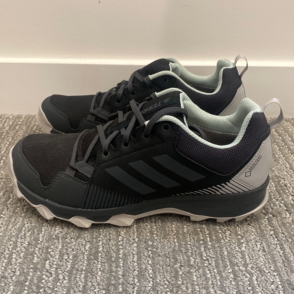 Terrex Tracerocker Gtx GORE-TEX CM7597 Cblack/Carbon/Ashgrn women’s size 8